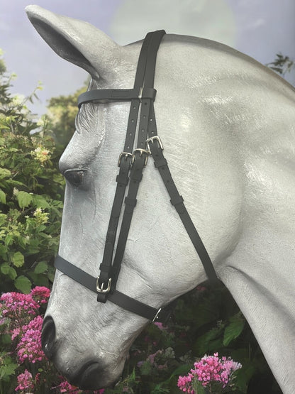 Showing Bridle, Hinterland Bridle, Biothane bridle, traditional English bridle, bridle, biothane showing bridle, hunter bridle, inhand bridle, cavesson bridle, show bridle, biothane show bridle, plain bridle, biothane plain bridle